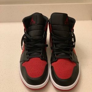 Air Jordan 1 Mid ‘Banned’